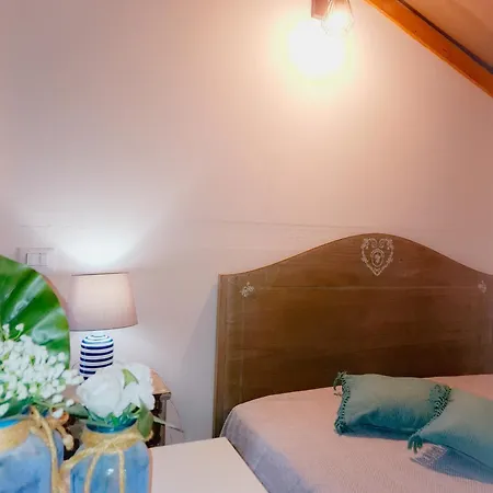 E Glamping Serraiola Alta Landhaus